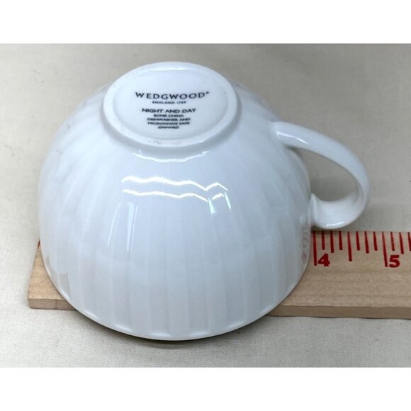 Wedgwood Night and Day Bone China Cup and Saucer Set England 5 7/8" - Picture 8 of 9